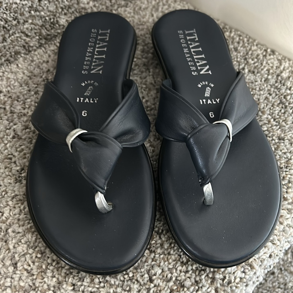 Italian Shoemakers Low Wedge Sandals - Picture 5 of 11